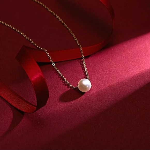 NEW Pearl Necklace - Picture 3 of 6